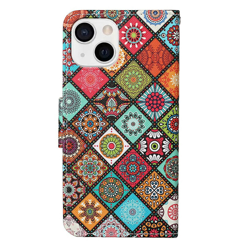 Housse iPhone 13 Patchwork Mandalas avec Lanière Housse iPhone 13 Patchwork Mandalas avec Lanière