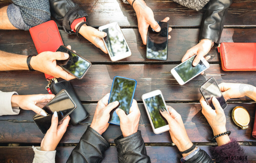 Groupe avec portable